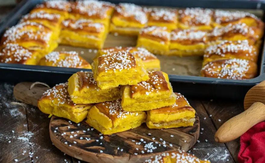 Lussebullar i långpanna - Så bakar du saftigaste bullarna
