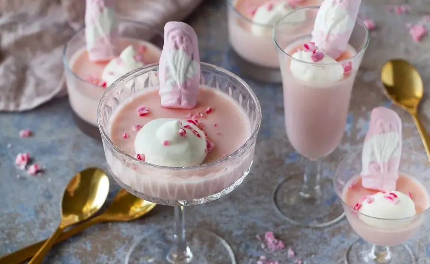 Skumtomtepannacotta - Enkel juldessert som imponerar