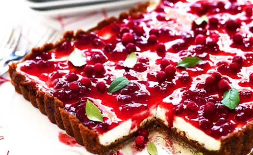 Pepparkakscheesecake med lingon - Baka den perfekt!