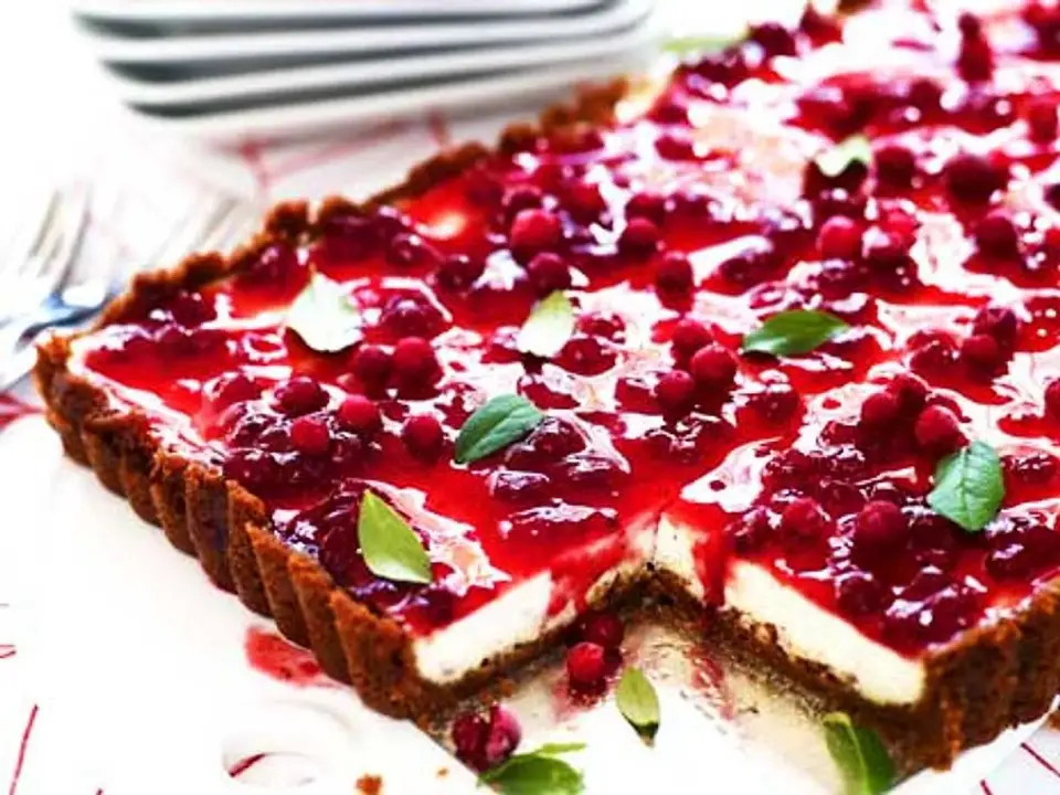 Pepparkakscheesecake med lingon - Baka den perfekt!